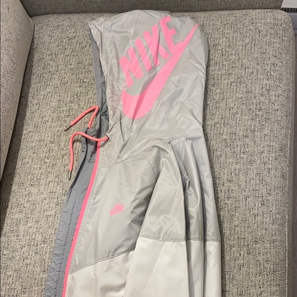 Nike windbreaker White/Gray/Pink - Picture 6 of 7